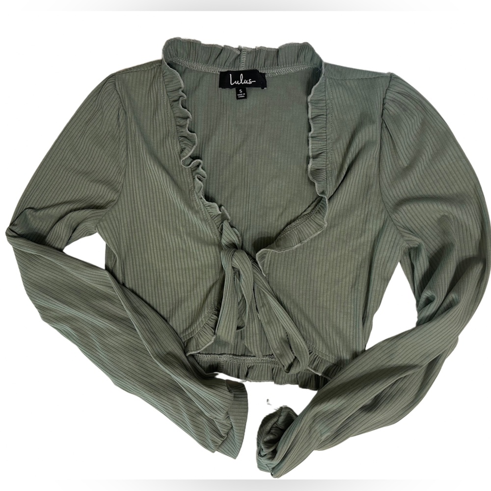 Lulus Long-Sleeve V-Neck Crop Top 🌿